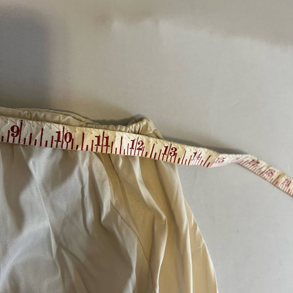 Vintage cream off white satin knee length slip M - Picture 7 of 7